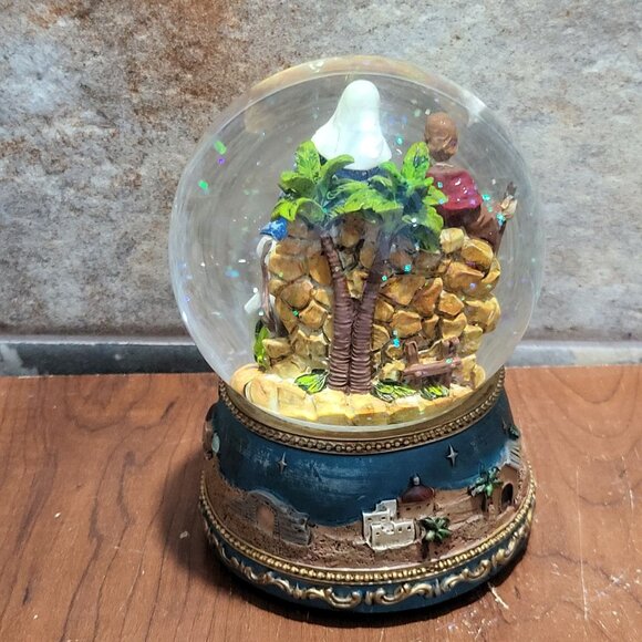 Nativity Scene Water Globe Music Box Plays Silent Night - Picture 2 of 10